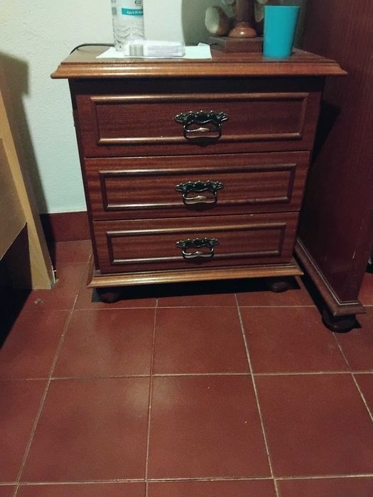 Moveis = secretaria = guarda roupa = mesa cabeceira