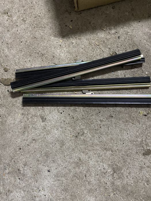 Щітка склоочисника москвіч 400,401, газ 69 Победа