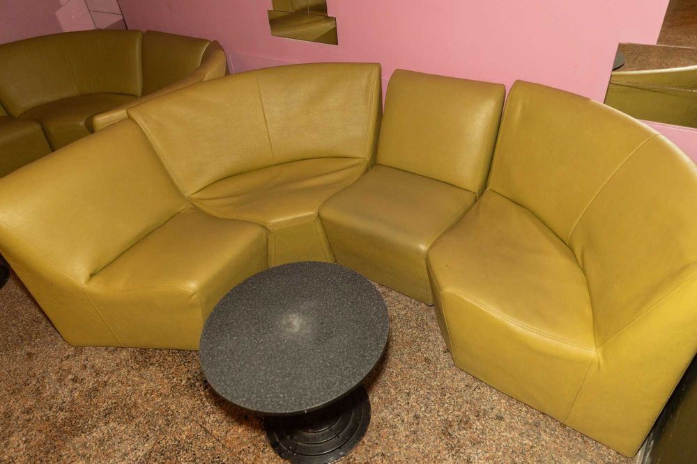 Sofás e mesas para venda