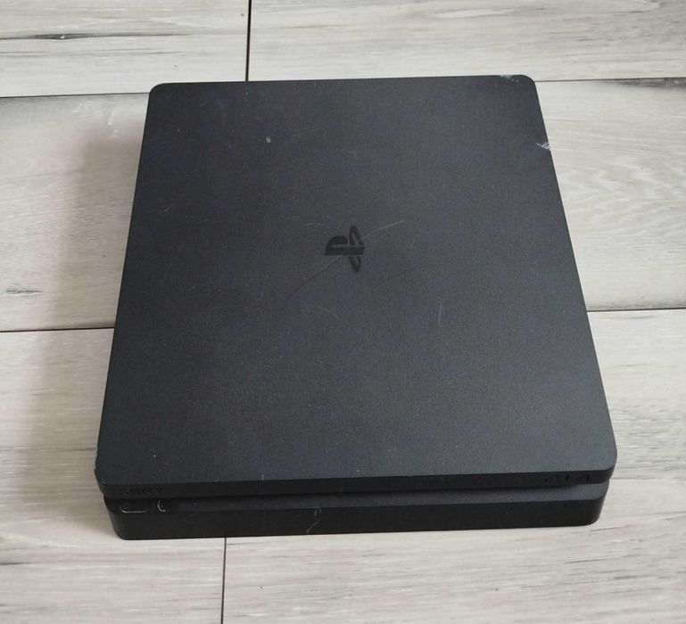 Konsola PS4 Slim 1TB