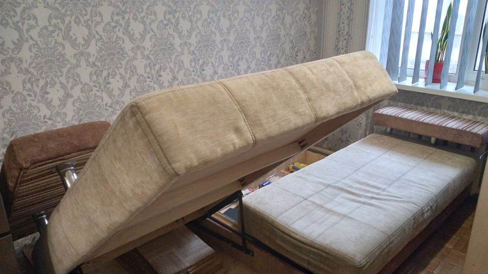 Продам Диван угловой