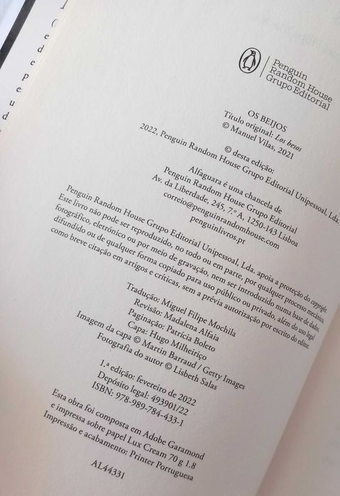 1ª ed. Os Beijos de Manuel Vilas - Autografado [Portes Inc]