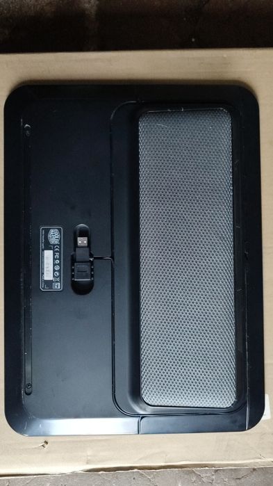 Base para portátil cooler master.