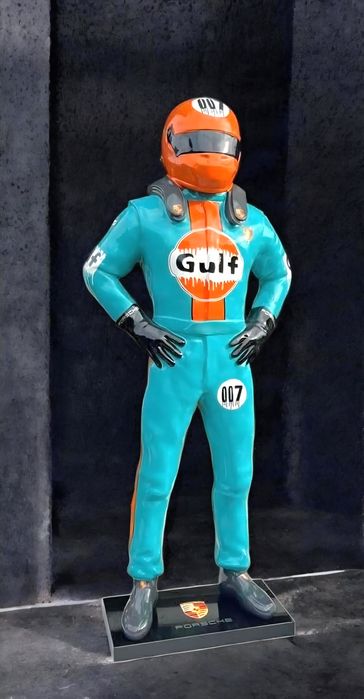 Formula 1 Pilot Statues504288902256404481