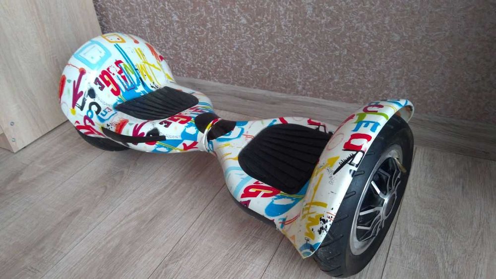 Гіроскутер GYRO - з інструкцією, має Bluetooth і LED-підсвітку.