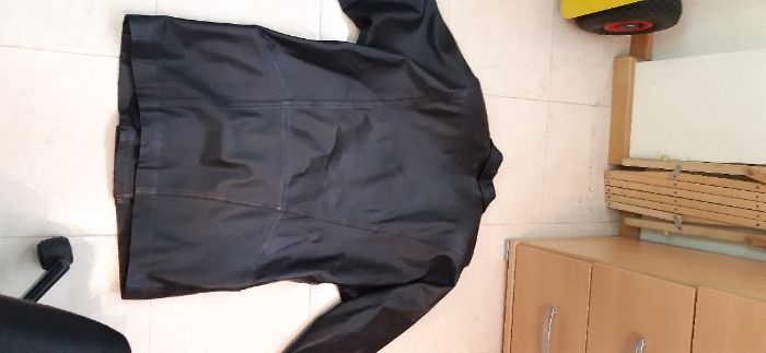 Vendo Casaco em pele genuína, de senhora