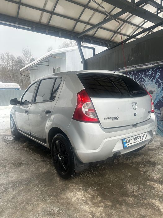 Авто в нормальному робочому стані , решта по тел чи при зустрічі