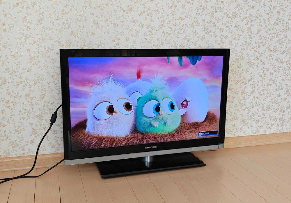 Телевізор Grundig 32 CLE 8235 (32" LED Full HD / HDMI / USB)