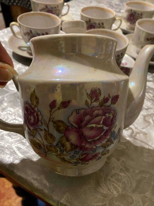 Продам сервиз старый на 6 персон