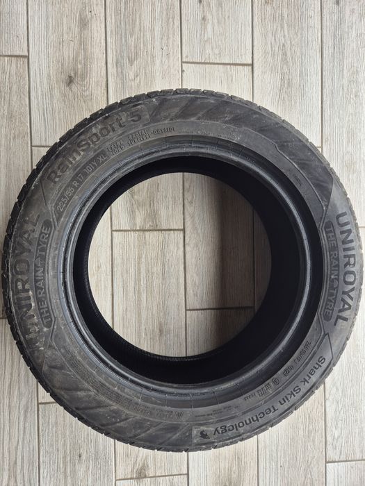 Opony letnie 225/55/17 Uniroyal