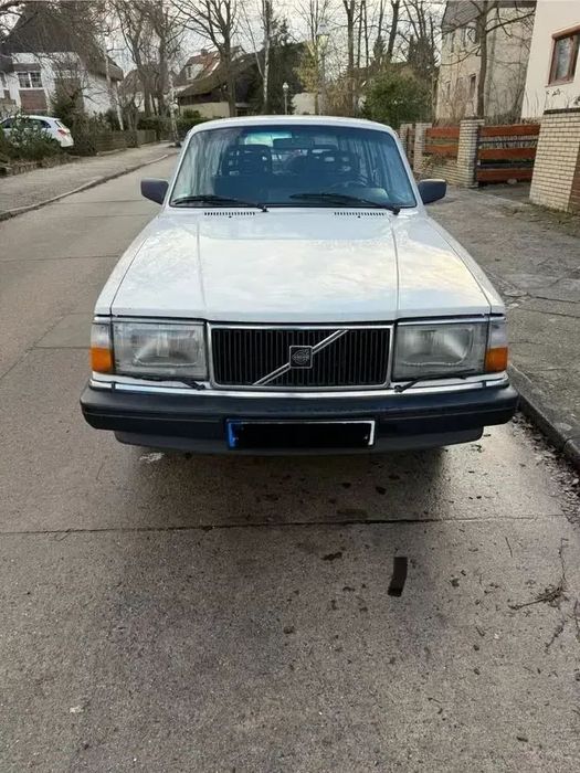 Volvo Seria 200 Volvo 245 2.0 benzyna 115koni, prywatny wlasciciel BERLIN