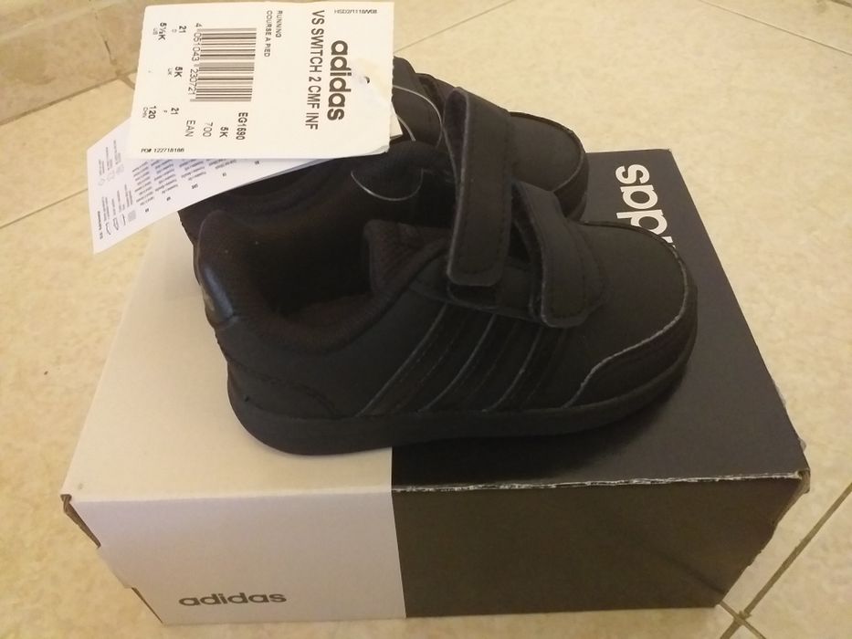 Tenis da Adidas Pretos Novos
