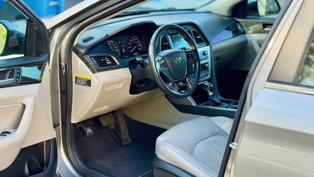 Hyundai Sonata Limited      2017