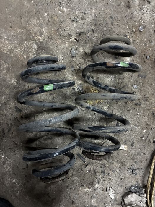 Балка пасат б5, амортизатори задні пружини