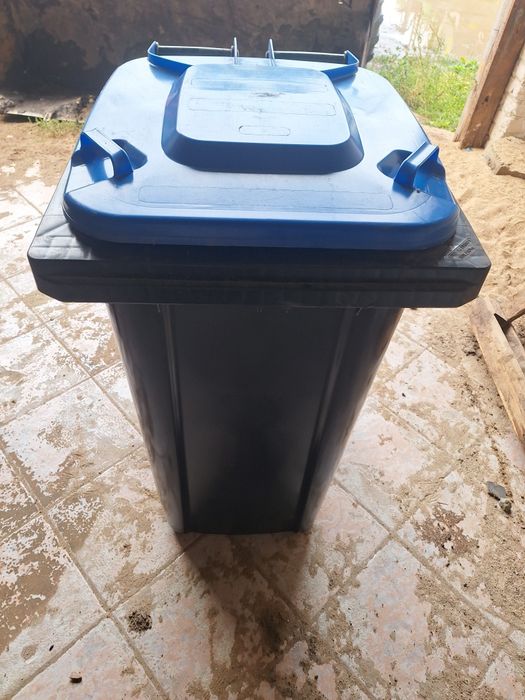 Kosze pojemniki na śmieci 240l NOWE