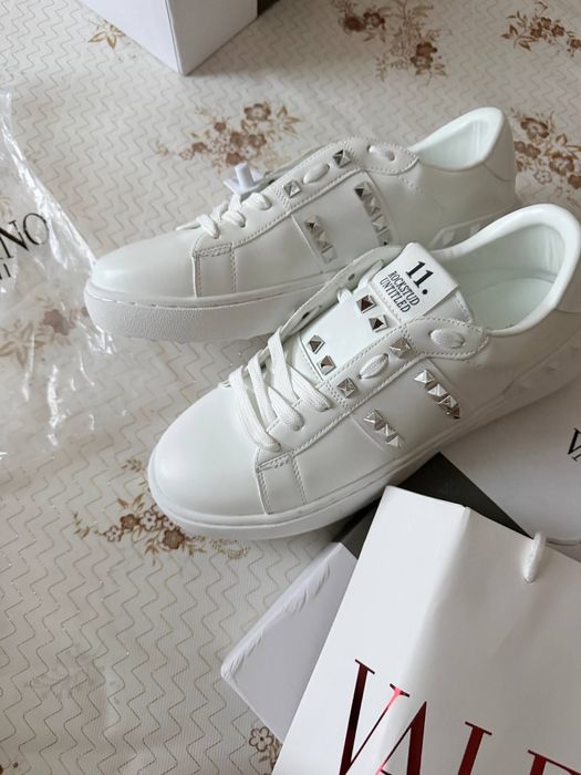 кросівки Valentino