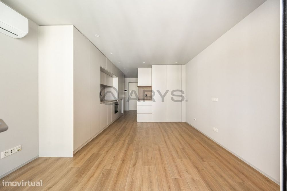 Apartamento T0 Novo em condomínio fechado com Varanda