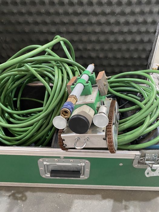 Robot limpeza condutas e espacos pequenos