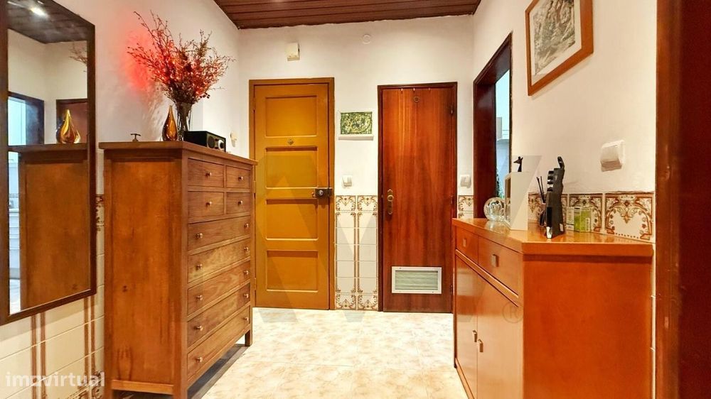 Apartamento T2 com Logradouro – Centro de Almada