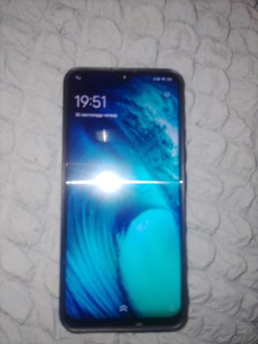 Продам смартфон vivo 1915,