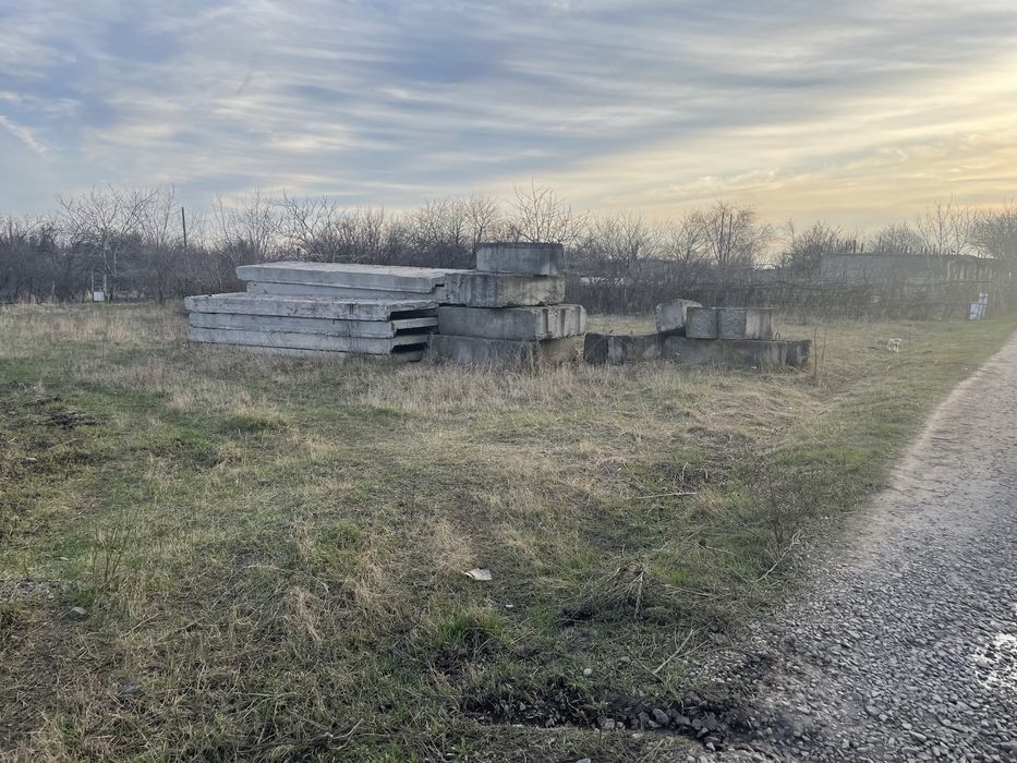 Участок под постройку гаража. Ингулец