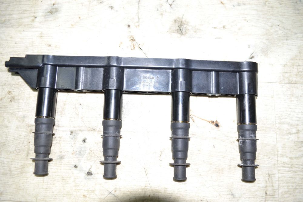 Котушка запалювання Citroen C3 C2 C4 Peugeot 206 207 1.4 B 098622A205