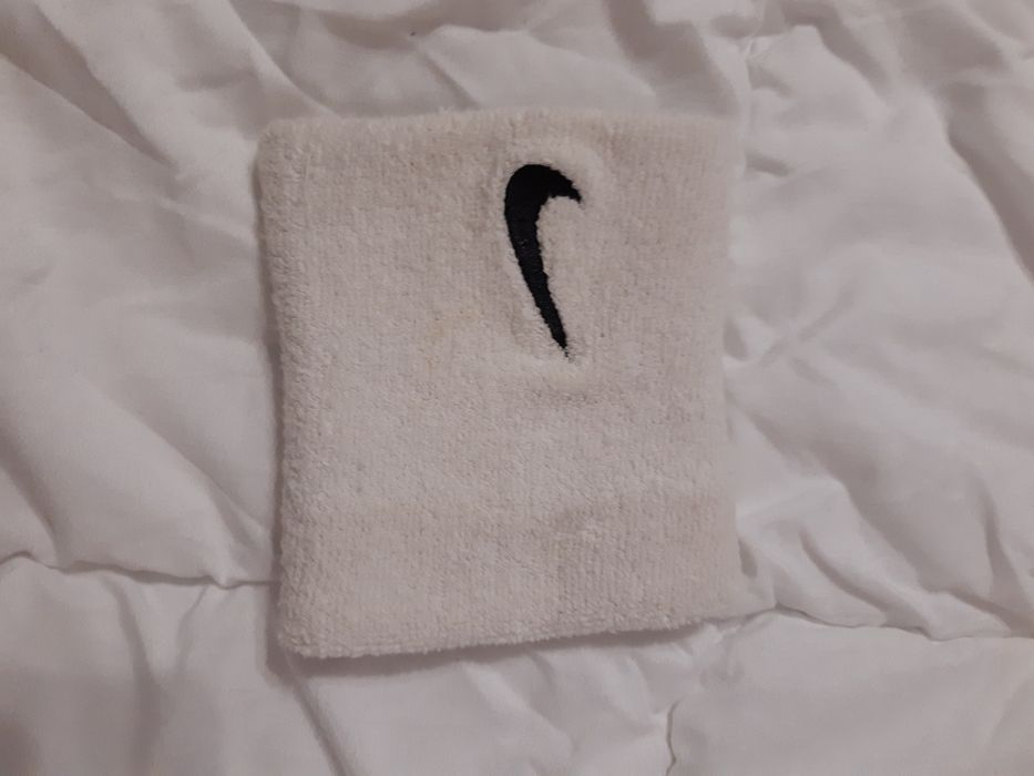 Mахровый напульсник NIKE