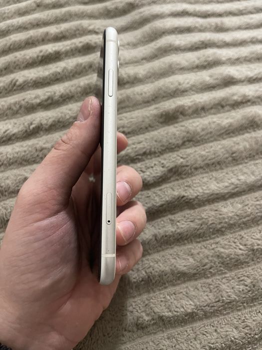 Продам iPhone 11