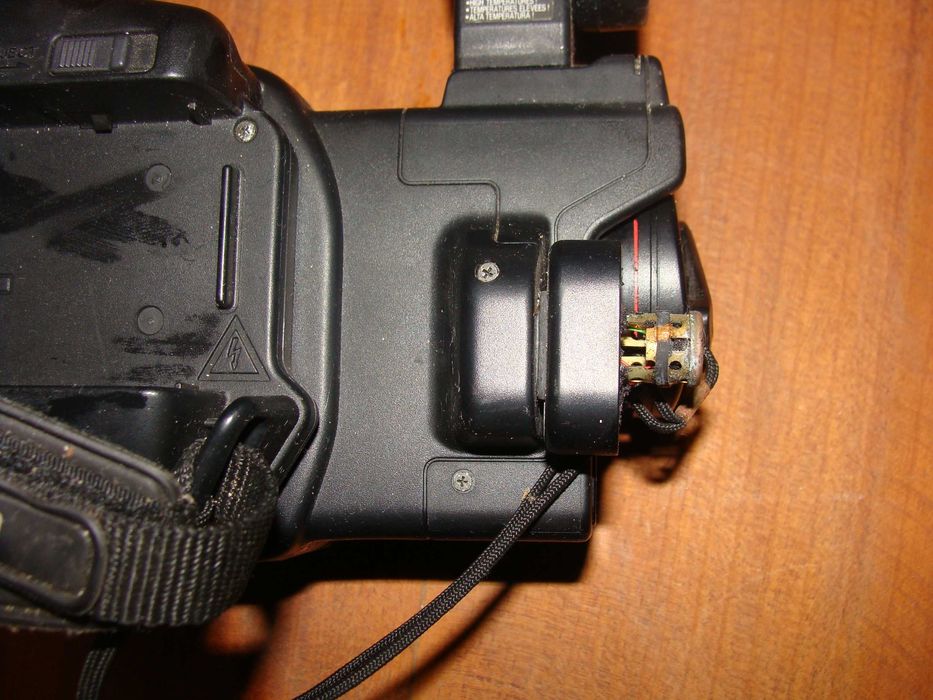 Máquina de Filmar - Canon E200 - 8 mm Vídeo Camcorder