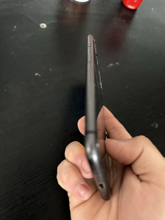 iPhone 8 Plus 64GB – sprawny technicznie, uszkodzona obudowa