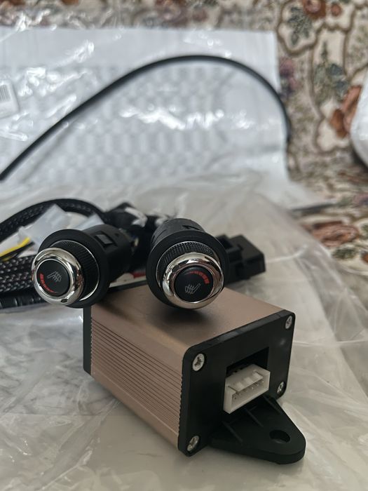 Подогрев сидений авто углеволокно комплект на 2 сидения 4 коврика 12V.