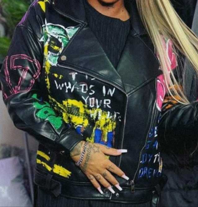 Casaco preto com pêlo