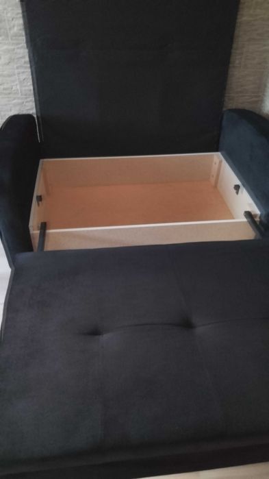 Sofa dwuosobowa czarna