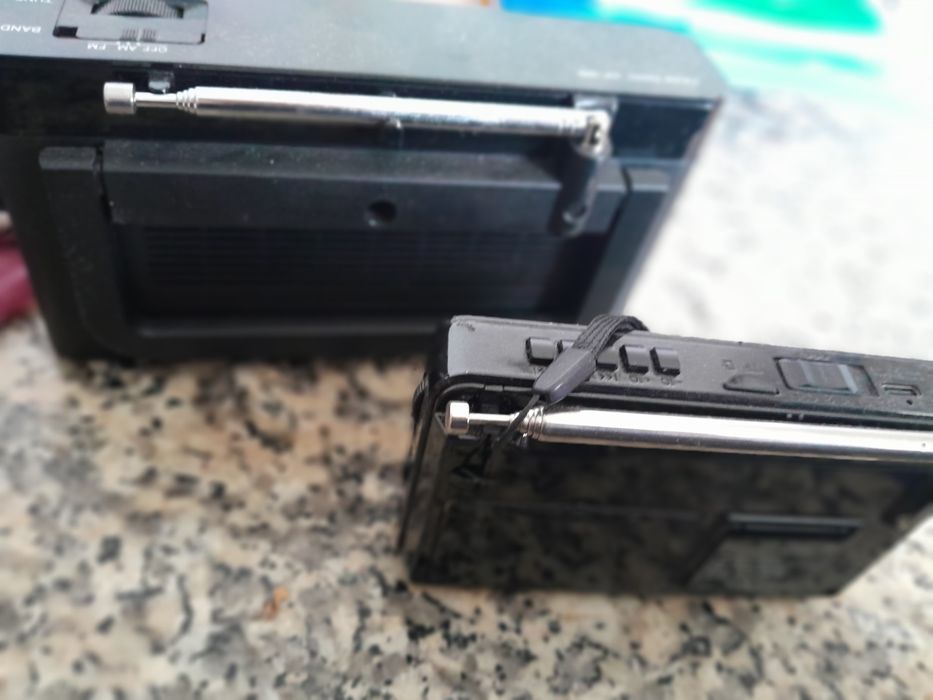 Rádio portátil sony e outros sem uso