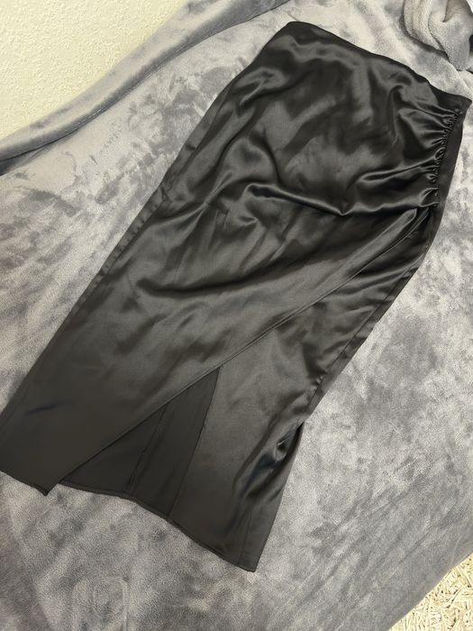 Атласна спідниця zara