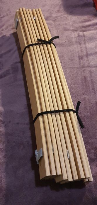 Dois estrados de ripas como novos