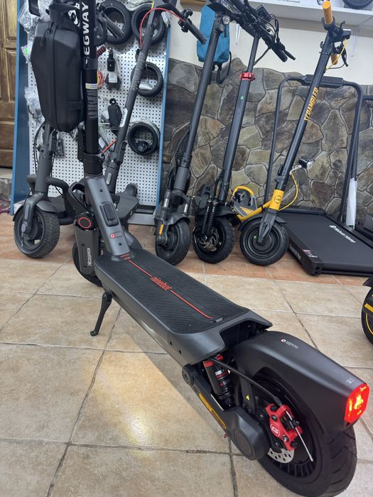 Електросамокат Segway-Ninebot MAX G3 E