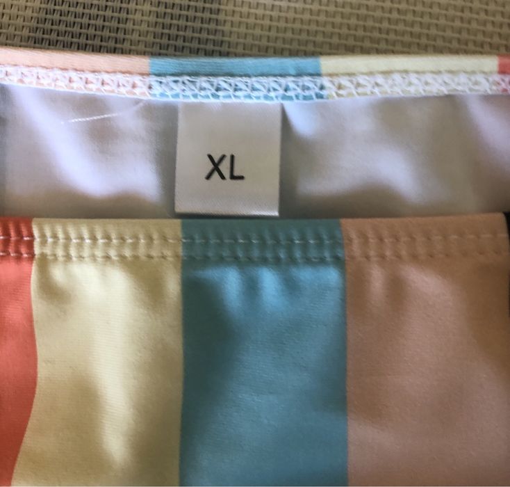 Biquini novo riscas verticais L