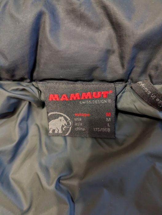 Демисезонная куртка (подложка) MAMMUT.    М