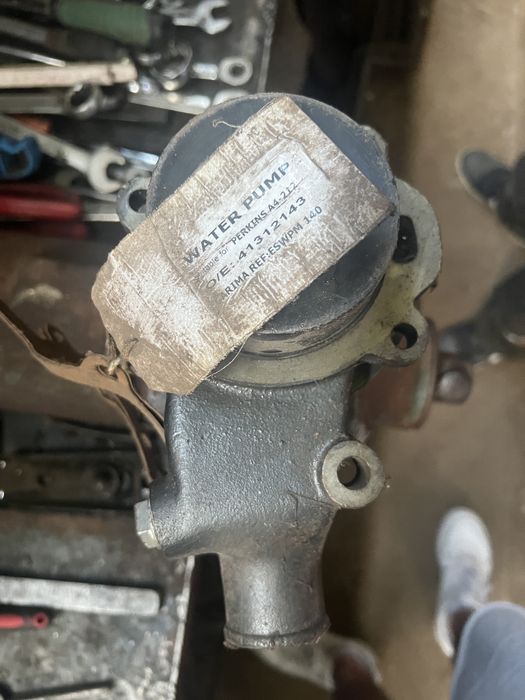Pompa wodna perkins a4-212 mf ursus landini class oem orginalna