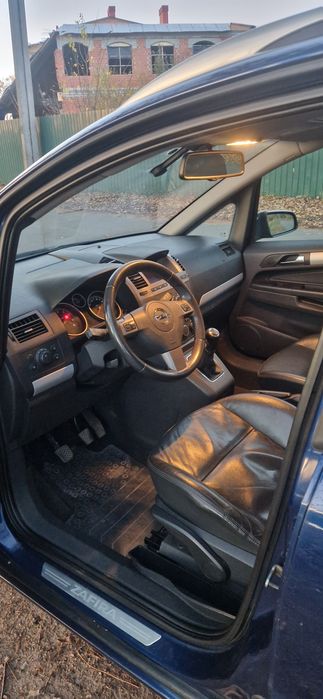 Продам Opel Zafira B 1.8 бензин Cosmo