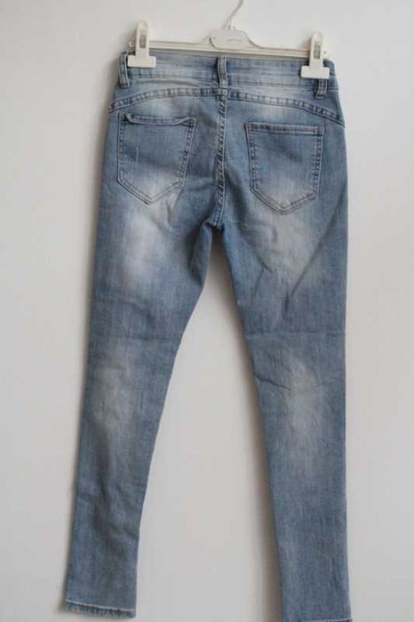 Jeansy z dziurami roz.S