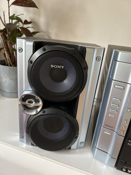 Sony mini wieża stereo + 2 głośniki – mocny dźwięk, klasyczny design MHC RG222 mini Hi-Fi component system