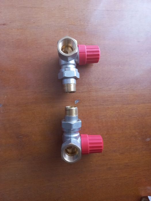 Термостатичний вентиль триосьовий Danfoss