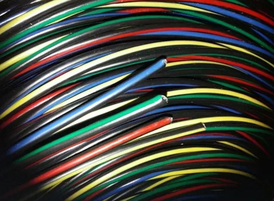 Мідний та алюмінієвий кабель провід.