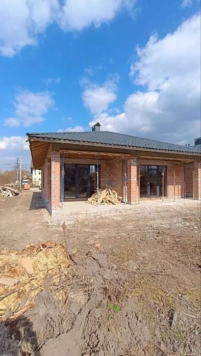 Продається одноповерховий будинок в Крихівцях