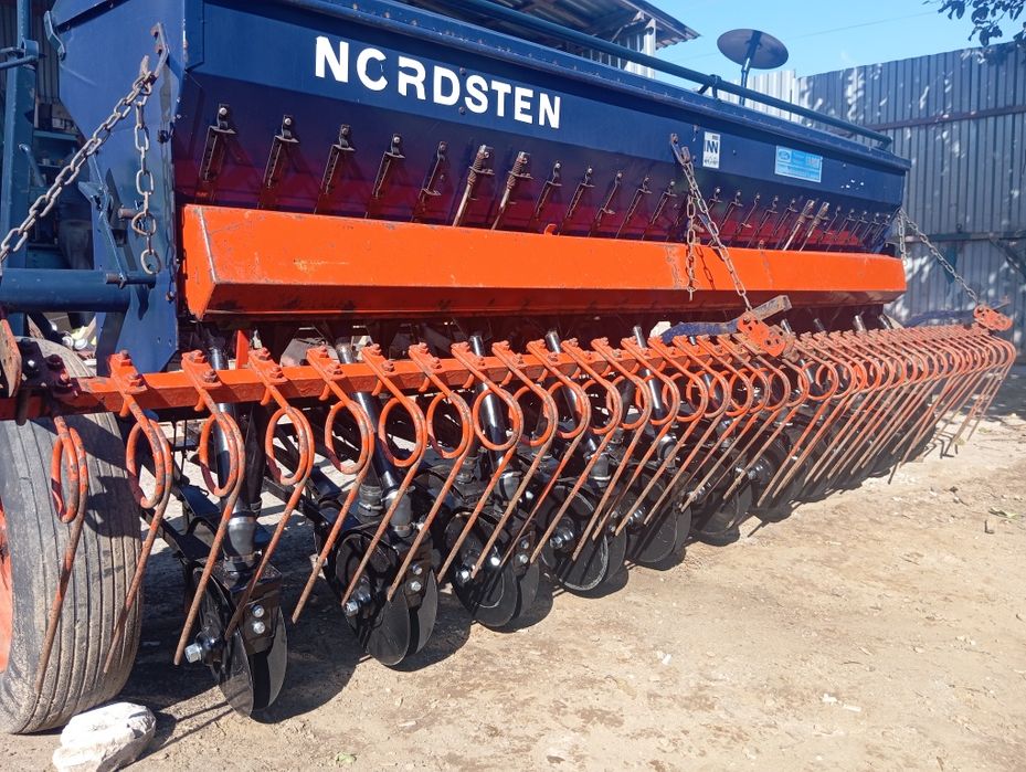 Продам сівалки 3м зернові дискові і анкерні для МТЗ ЮМЗ Т 40