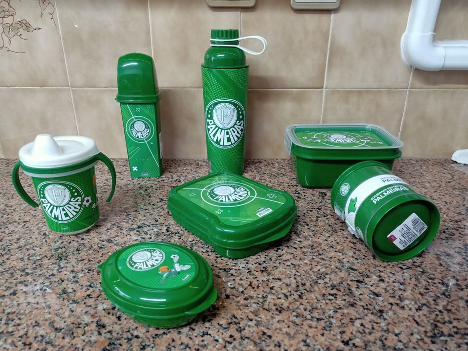 Tupperware copos garrafa talheres do clube Palmeiras casa quarto apart