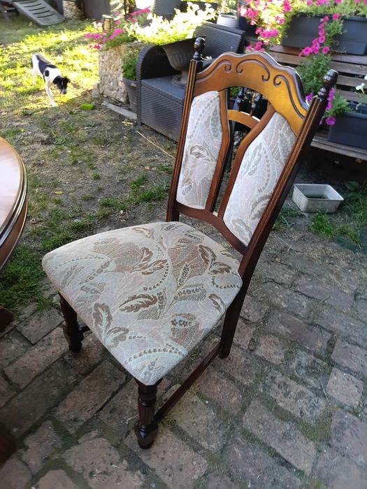 Sprzedam komplet stół krzesła do jadalni salonu