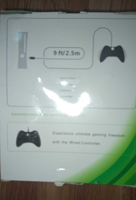 O controlador de jogo com fio Xbox 360 Azul